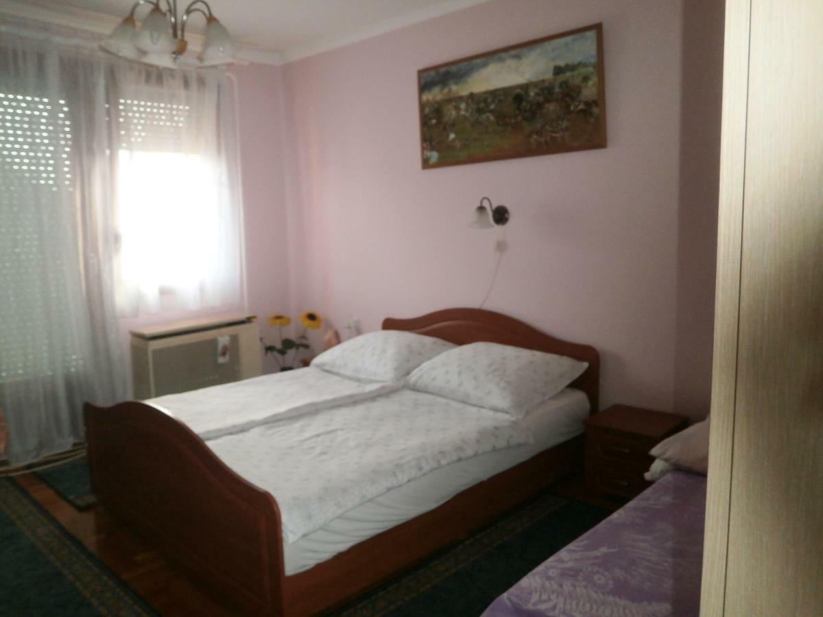Tuenderkert Apartmanok Hajduszoboszlo Bagian luar foto
